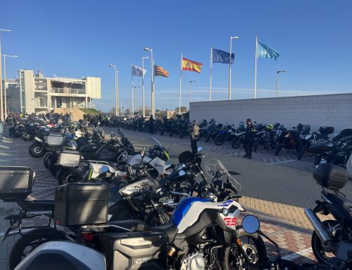 Las motos del “Desafio Titan Perímetro de Alicante 24” rugieron en Marina el Portet durante el fin de semana.